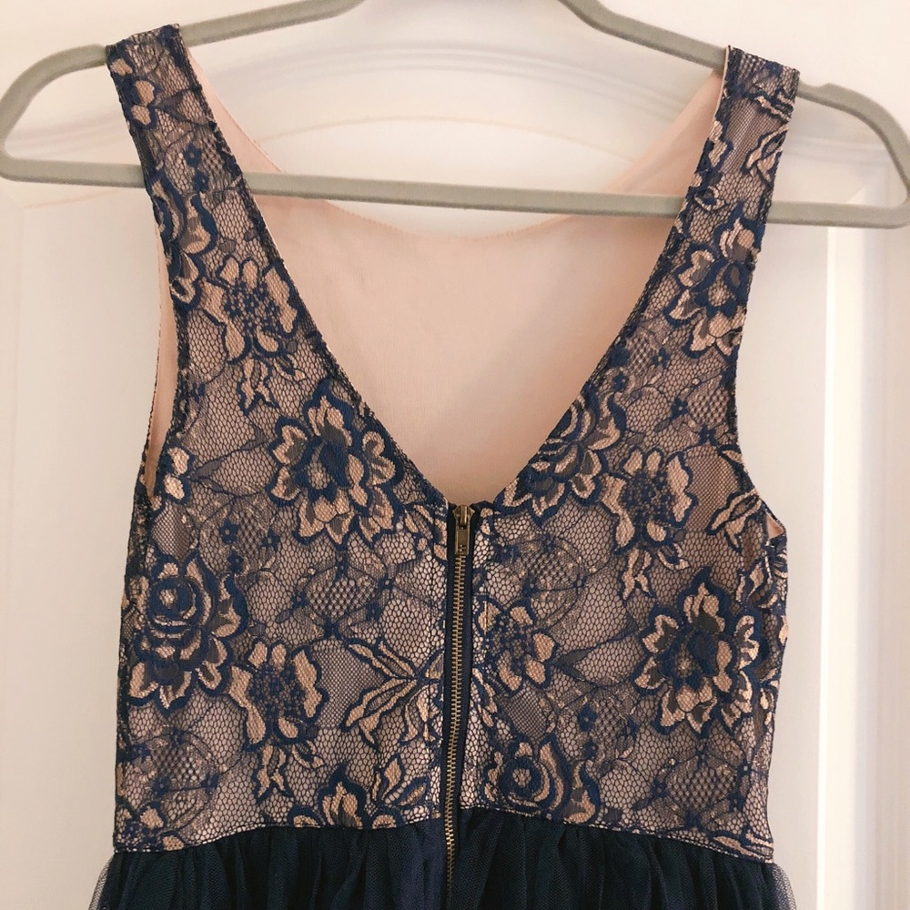 Dress - Picture 3 of 4